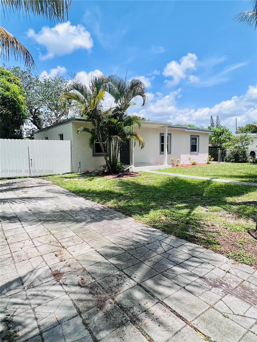 2335 W Bunche Park Dr photo 2