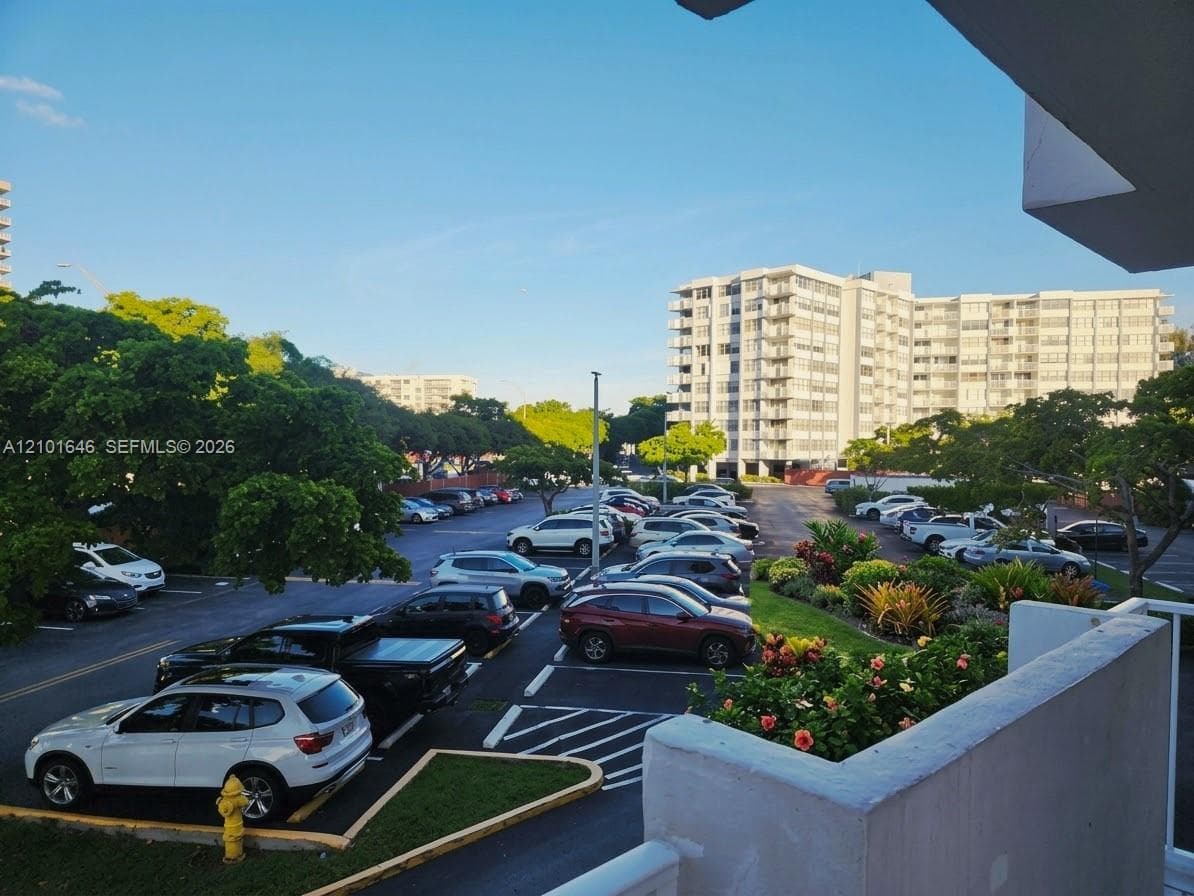 WILSHIRE CONDO · #214W in North Miami - Photo 9