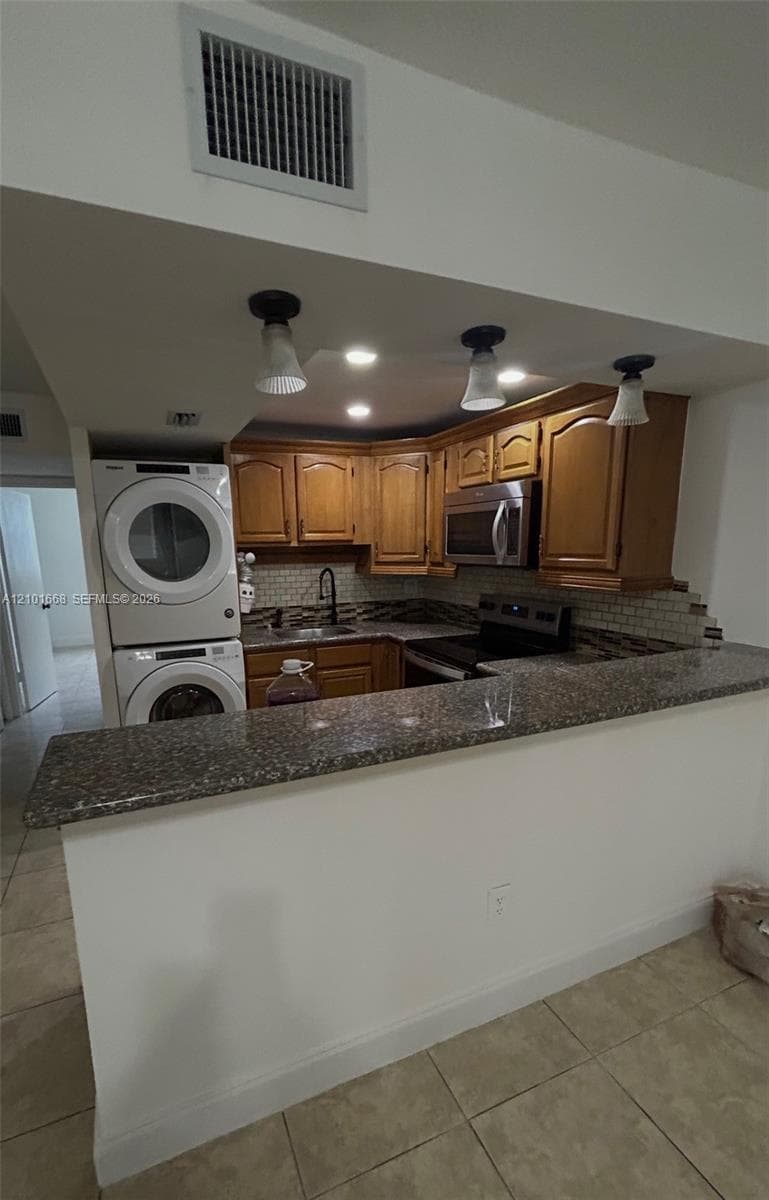 NO BAY WHITE HOUSE NO 4 C · #D107 in North Bay Village - Photo 1