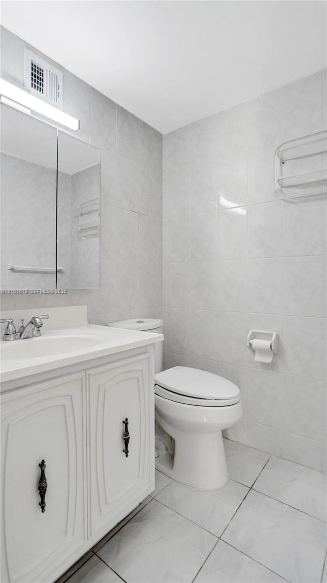 DESOTO PARK CONDO · #207 in Hallandale Beach - Photo 13