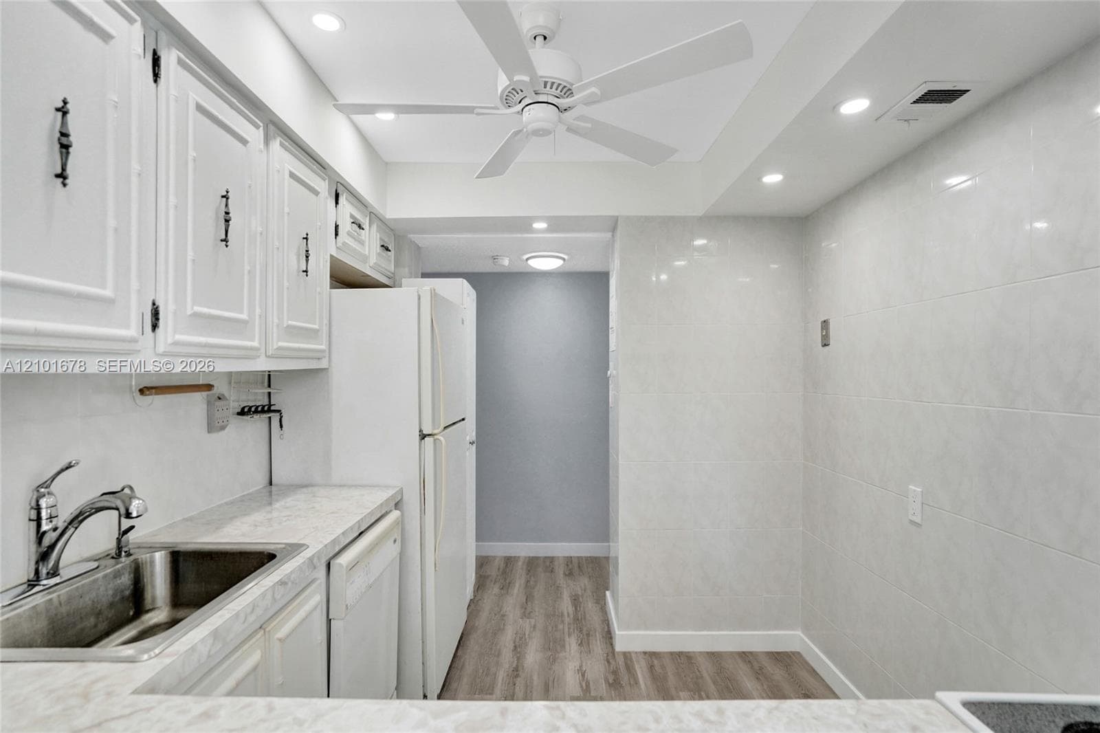 DESOTO PARK CONDO · #207 in Hallandale Beach - Photo 9