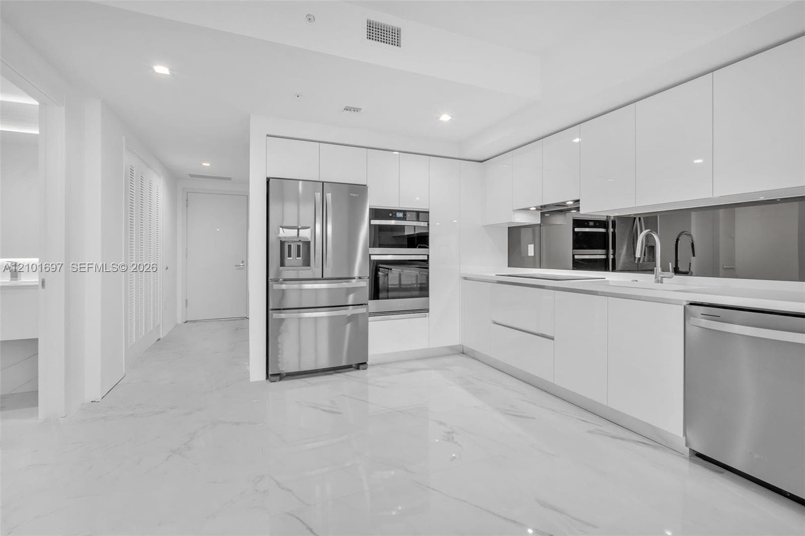HALLANDALE OASIS · #1806 in Hallandale Beach - Photo 5