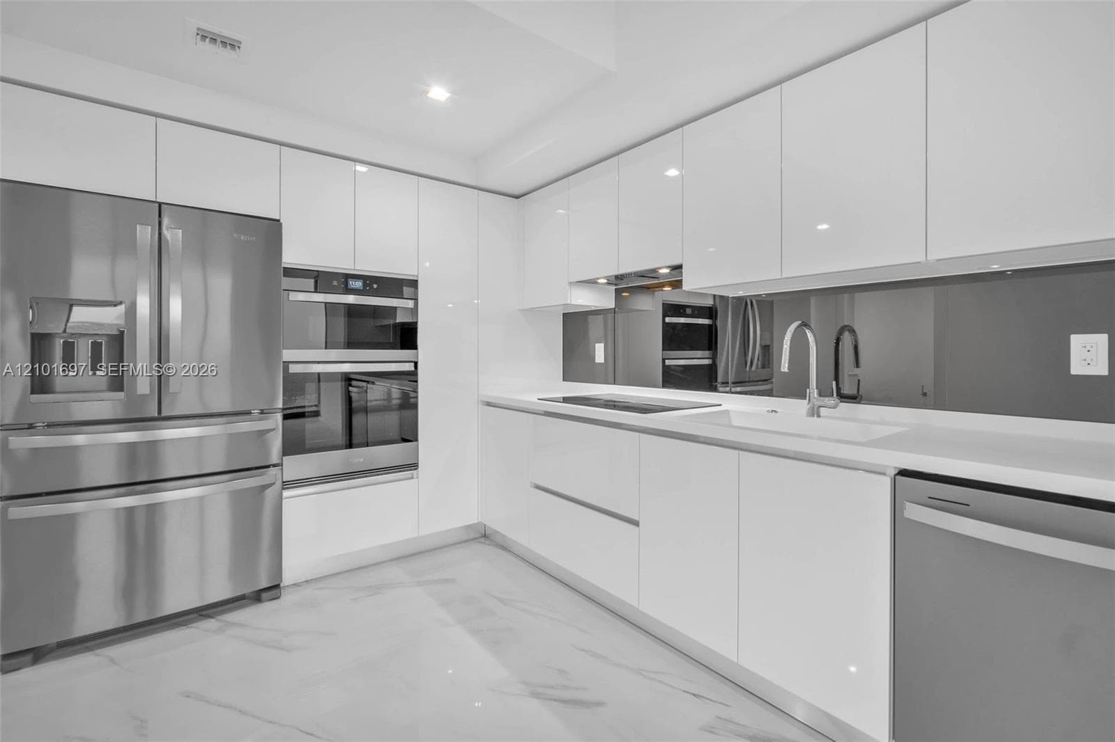 HALLANDALE OASIS · #1806 in Hallandale Beach - Photo 8