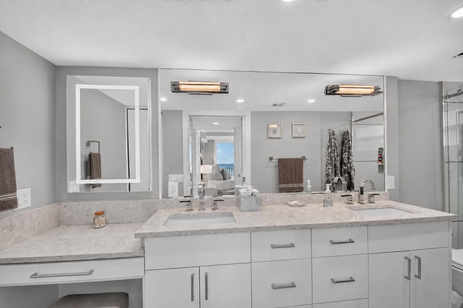 Master Bathroom Chat