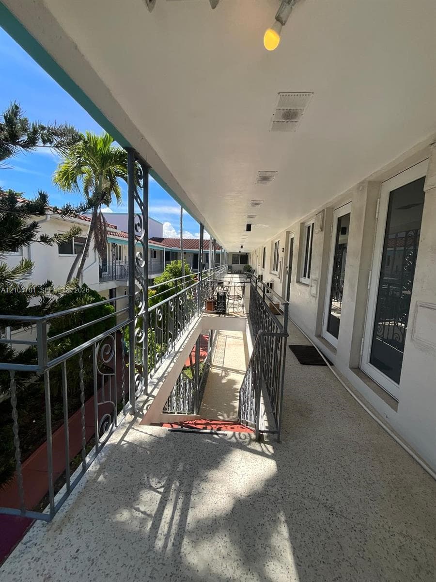 BLUE SKY CONDO · #24 in Miami Beach - Photo 47