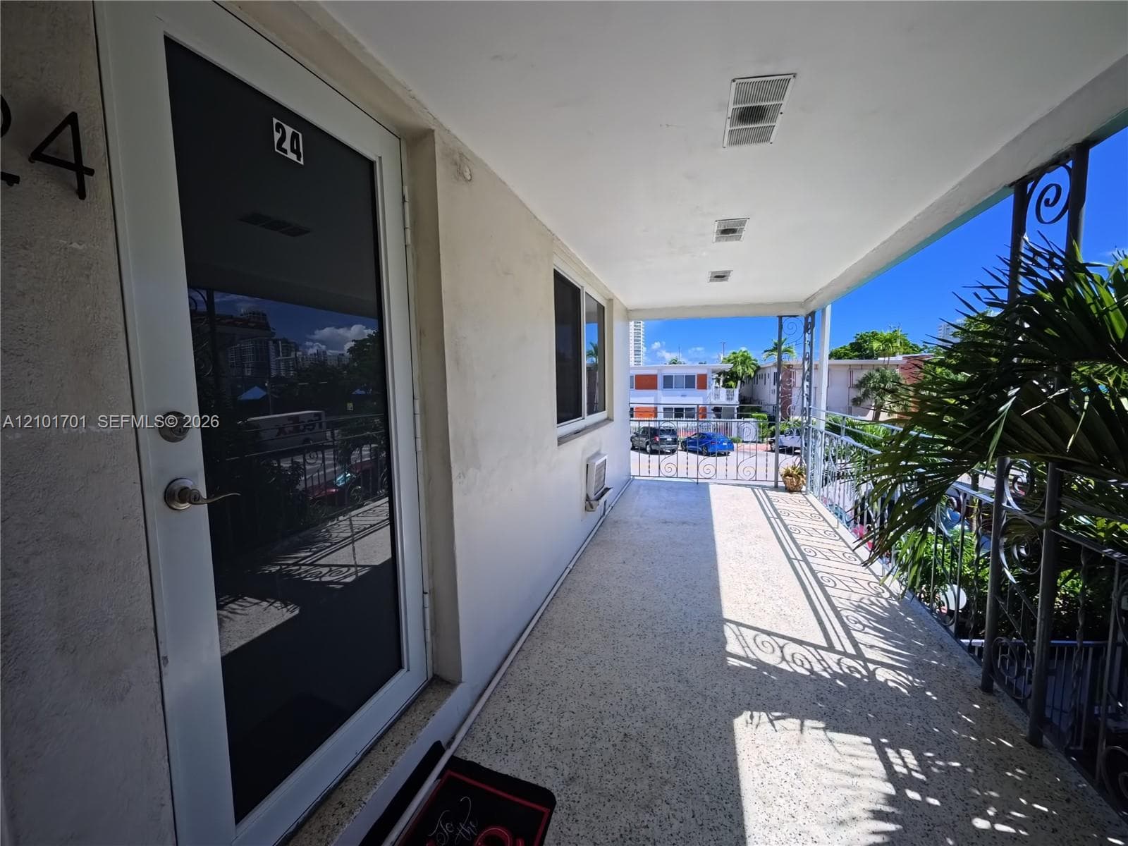 BLUE SKY CONDO · #24 in Miami Beach - Photo 22