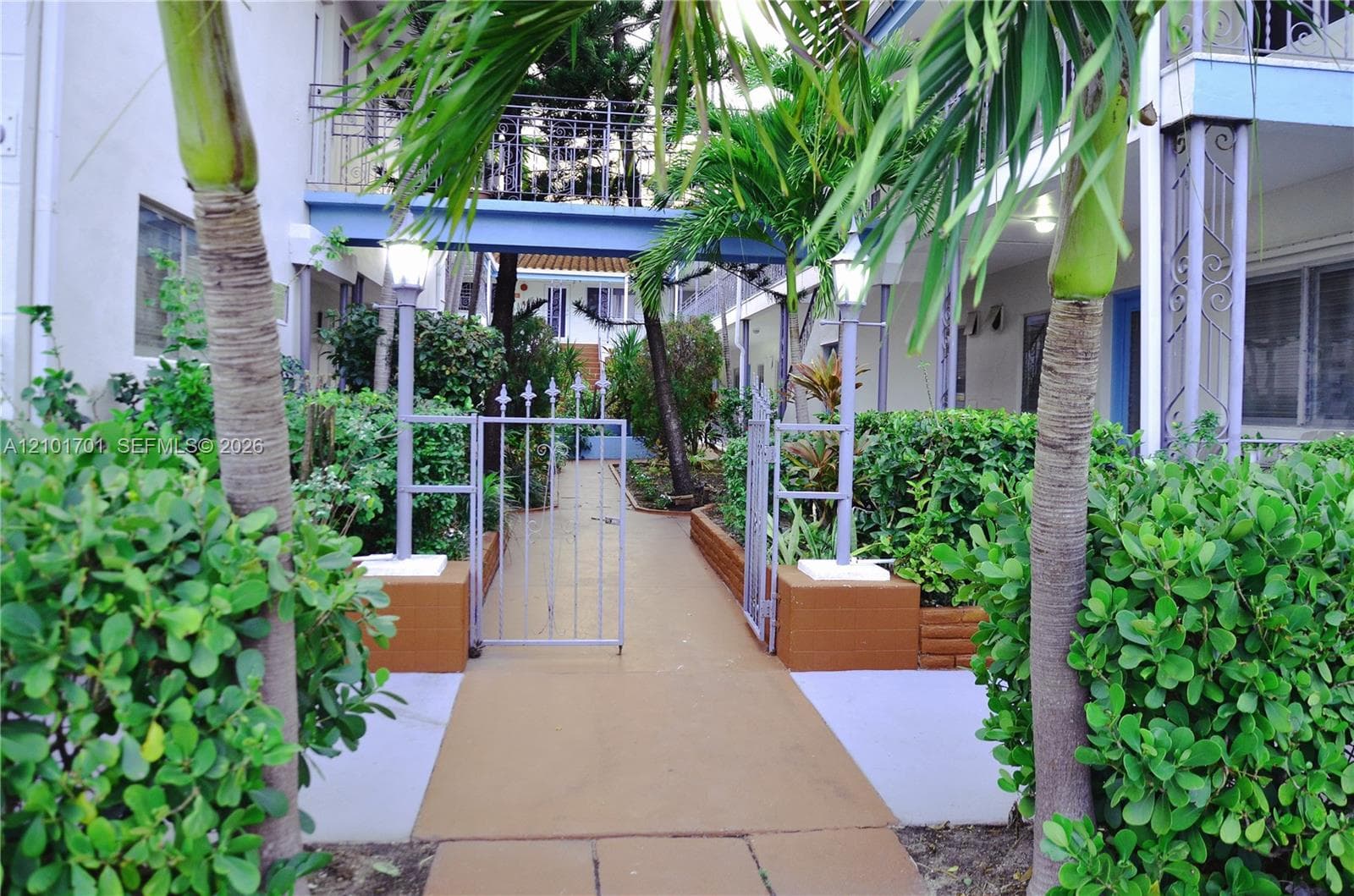 BLUE SKY CONDO · #24 in Miami Beach - Photo 5