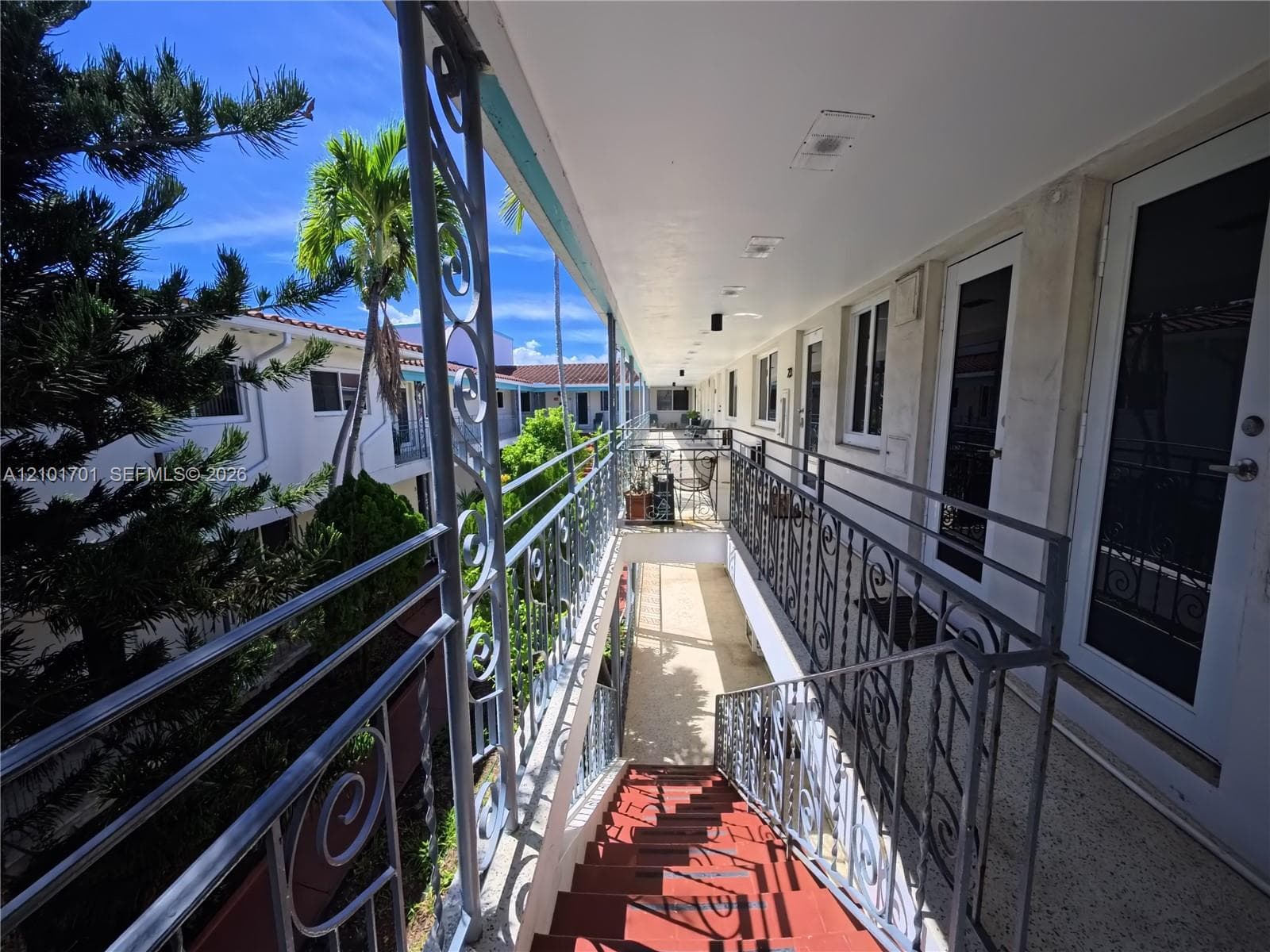BLUE SKY CONDO · #24 in Miami Beach - Photo 24