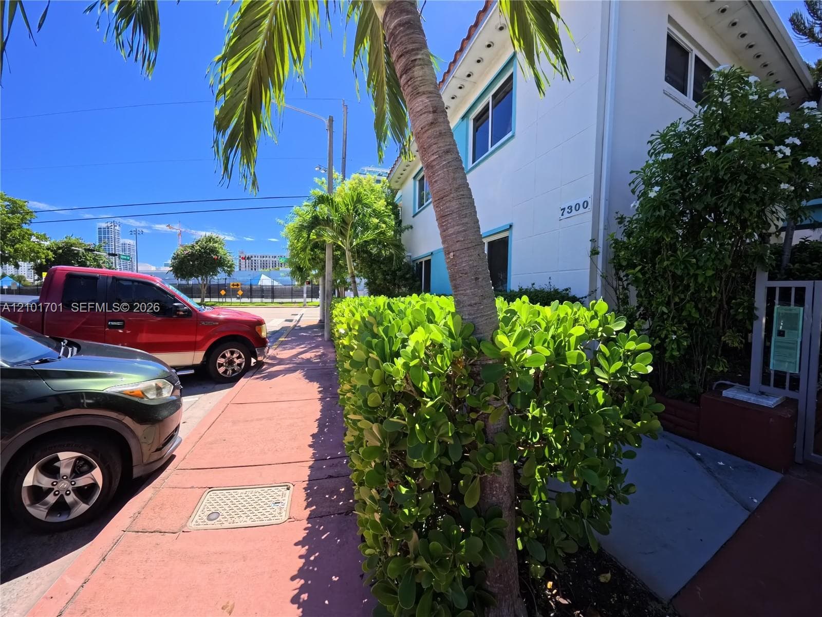 BLUE SKY CONDO · #24 in Miami Beach - Photo 30