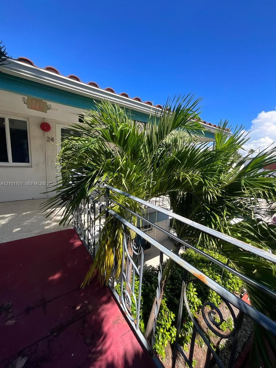 BLUE SKY CONDO · #24 in Miami Beach - Photo 49