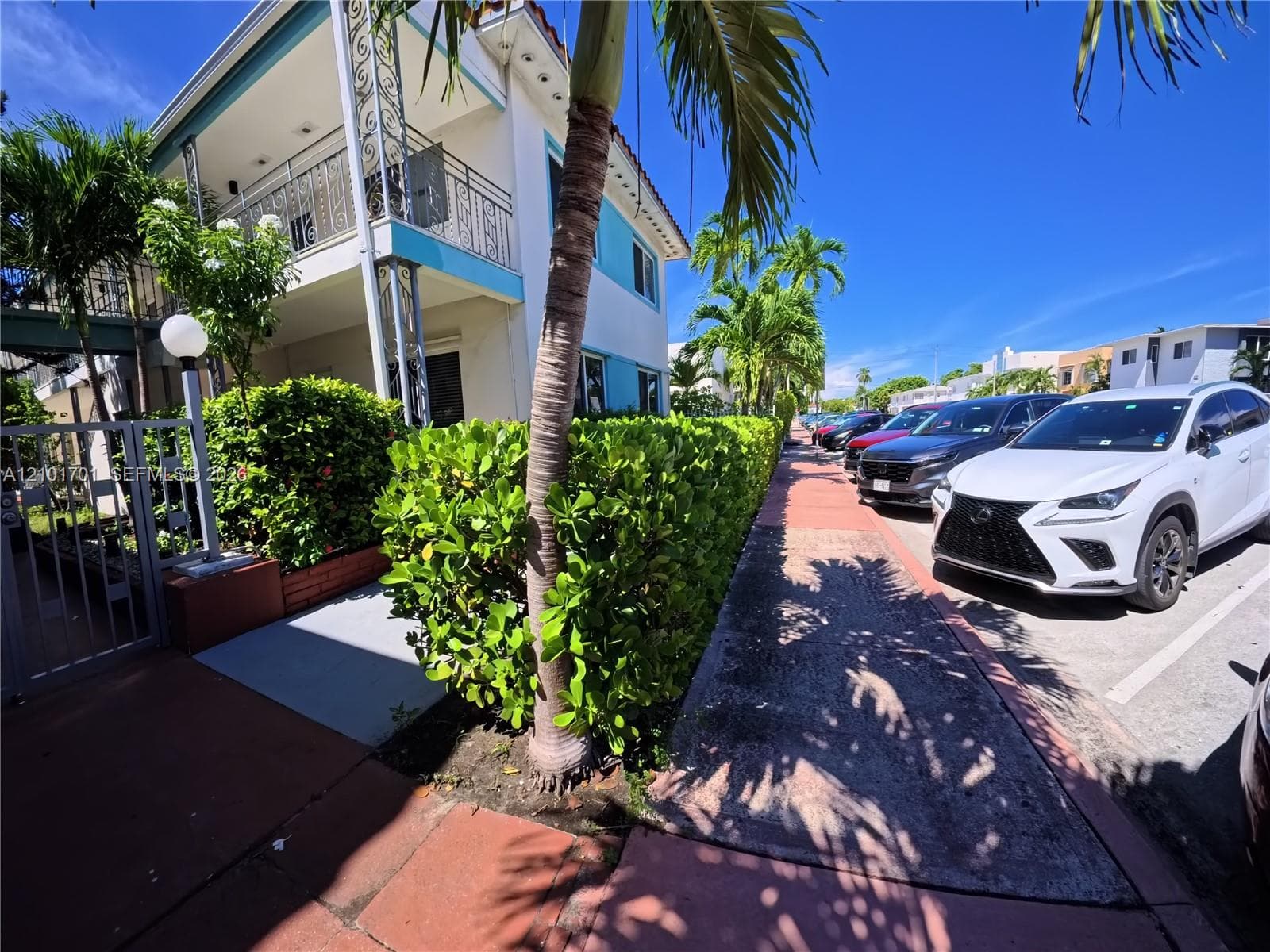 BLUE SKY CONDO · #24 in Miami Beach - Photo 31