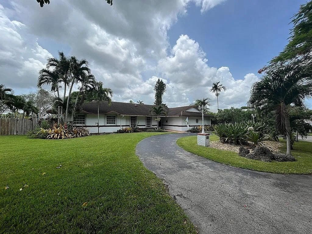 13250 N Calusa Club Dr photo 4