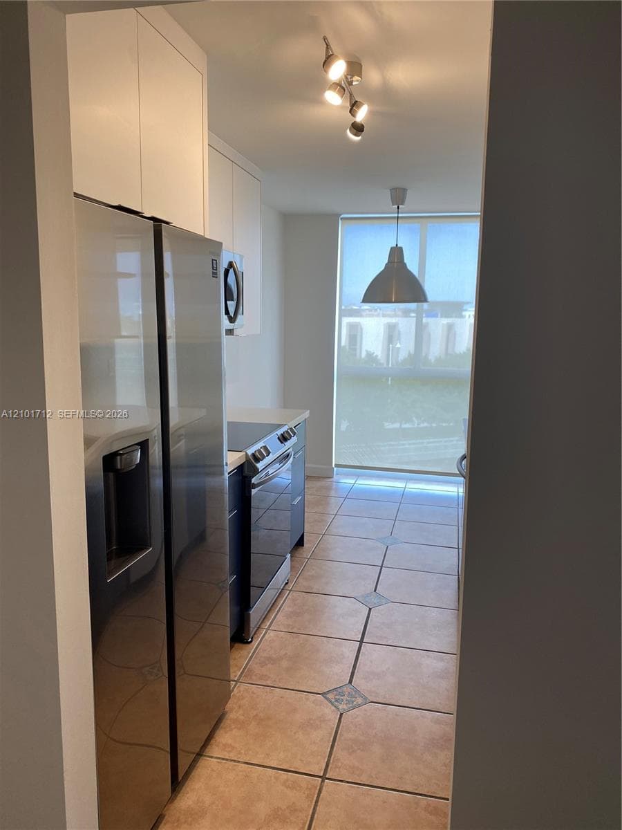 WEST BAY PLAZA CONDO · #407 in Miami Beach - Photo 2