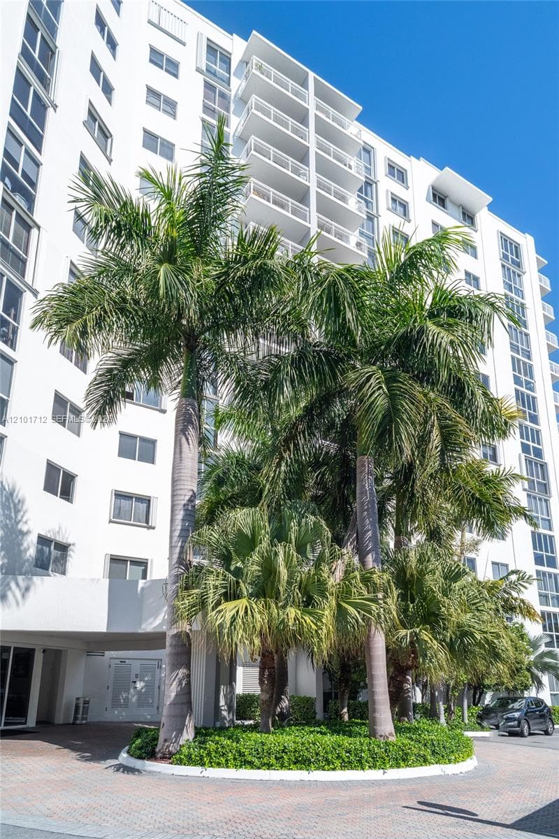 WEST BAY PLAZA CONDO · #407 in Miami Beach - Photo 1