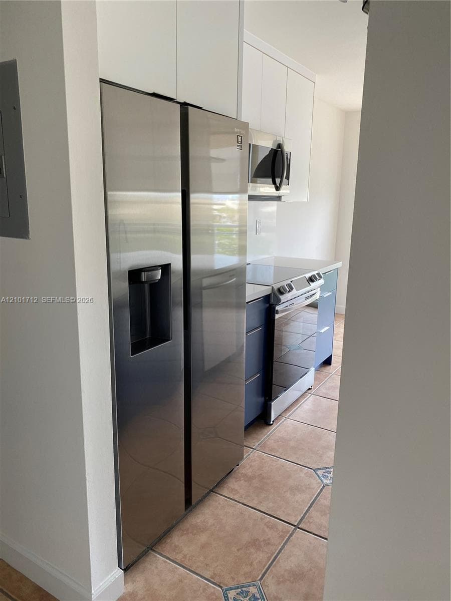 WEST BAY PLAZA CONDO · #407 in Miami Beach - Photo 9