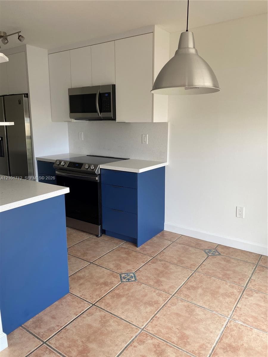 WEST BAY PLAZA CONDO · #407 in Miami Beach - Photo 11