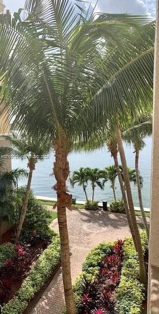 Porto Bellagio · #2402 in Sunny Isles Beach - Photo 2