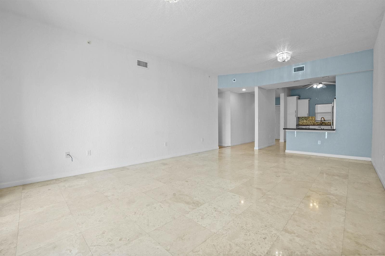 12 Living room 02