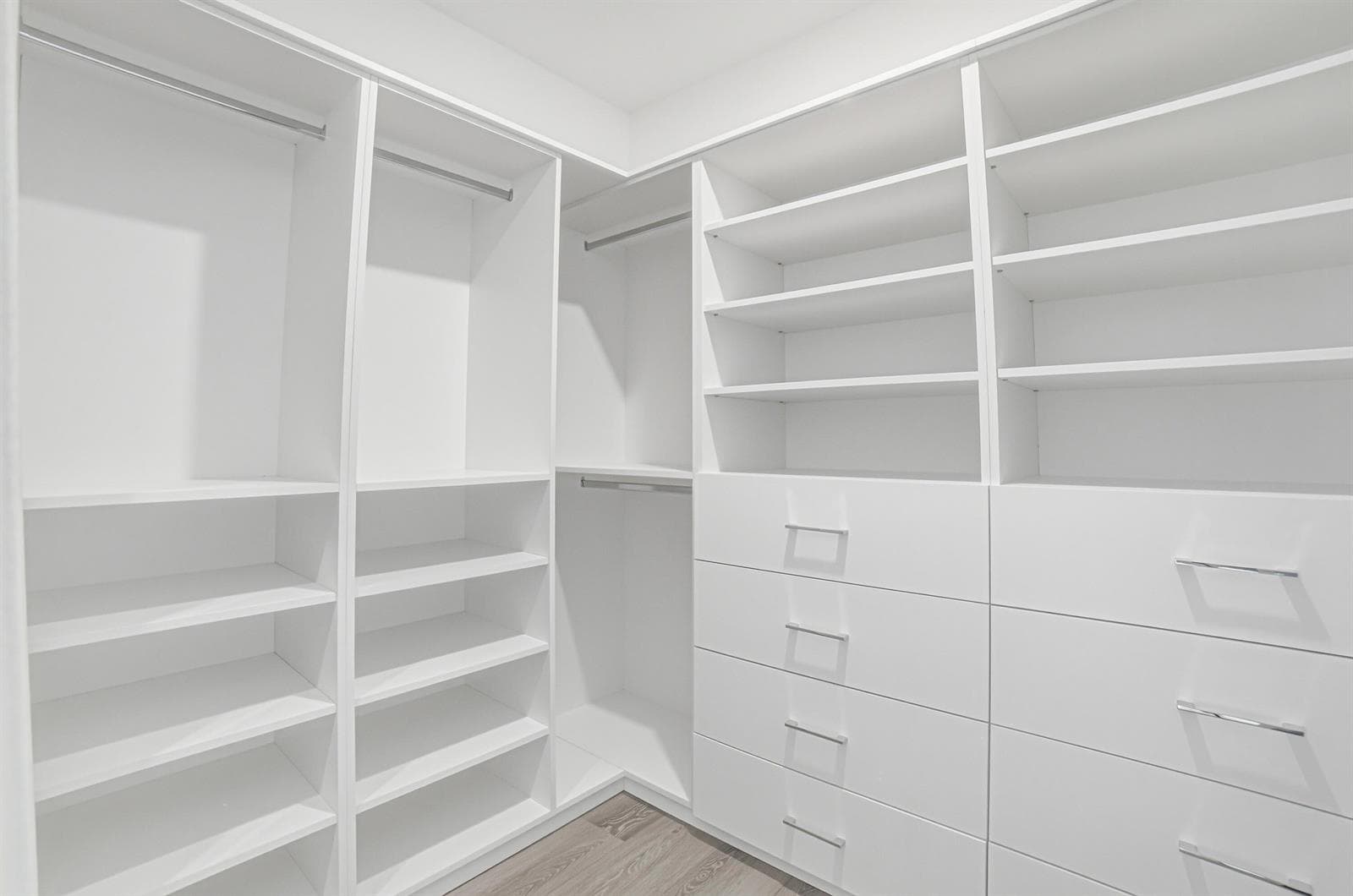 Bedroom1-Closet