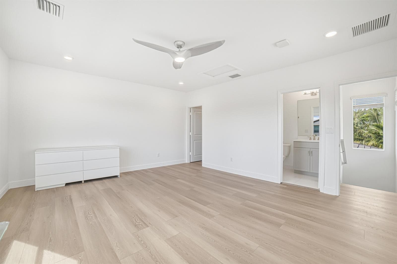 Bedroom4-B