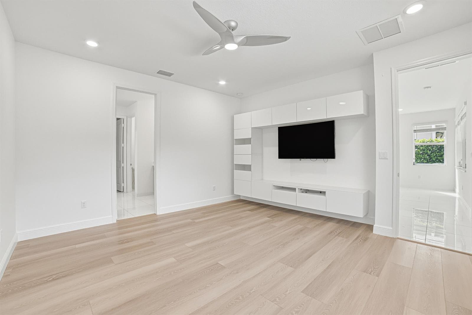 Bedroom1-B