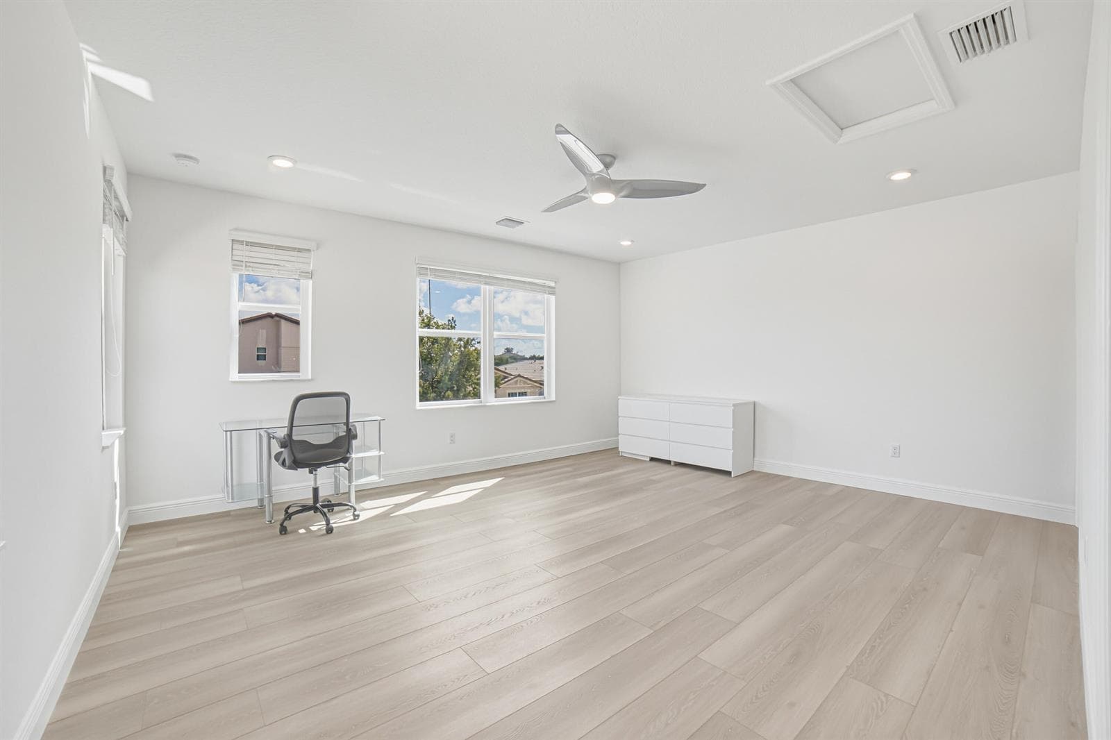 Bedroom4