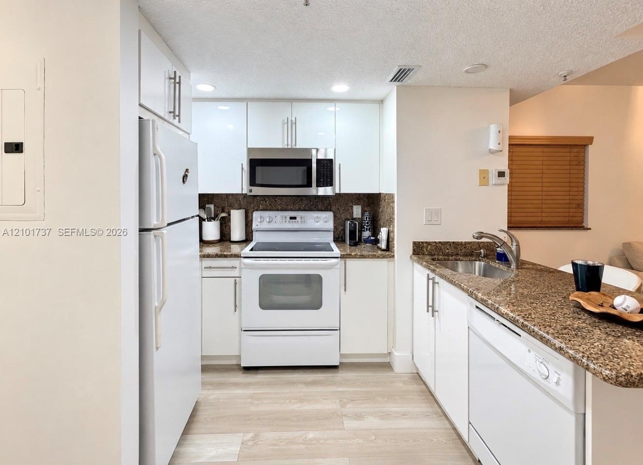 BRICKELL TERRACE CONDO · #204 in Miami - Photo 3