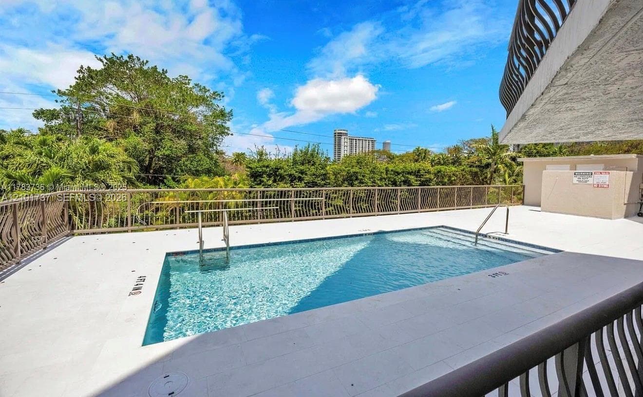 BRICKELL TERRACE CONDO · #204 in Miami - Photo 9