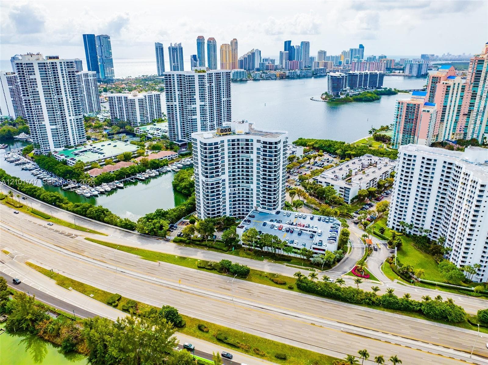 Mystic Pointe Tower 600 · #1905 in Aventura - Photo 1