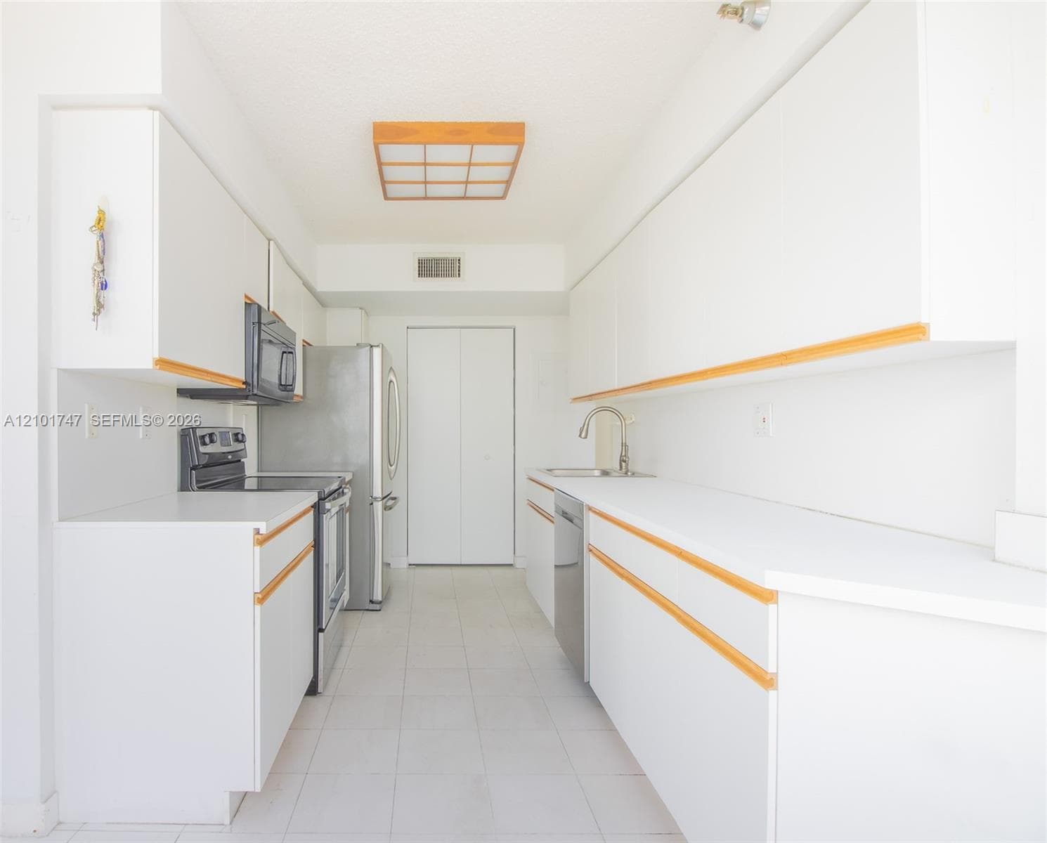 Mystic Pointe Tower 600 · #1905 in Aventura - Photo 11