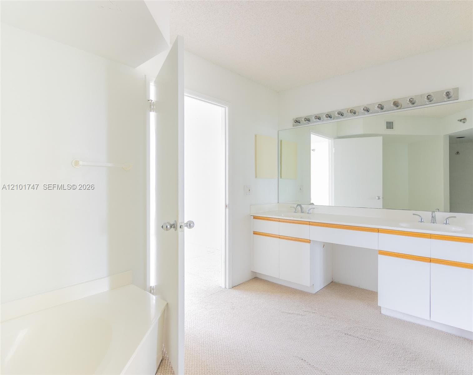 Mystic Pointe Tower 600 · #1905 in Aventura - Photo 25