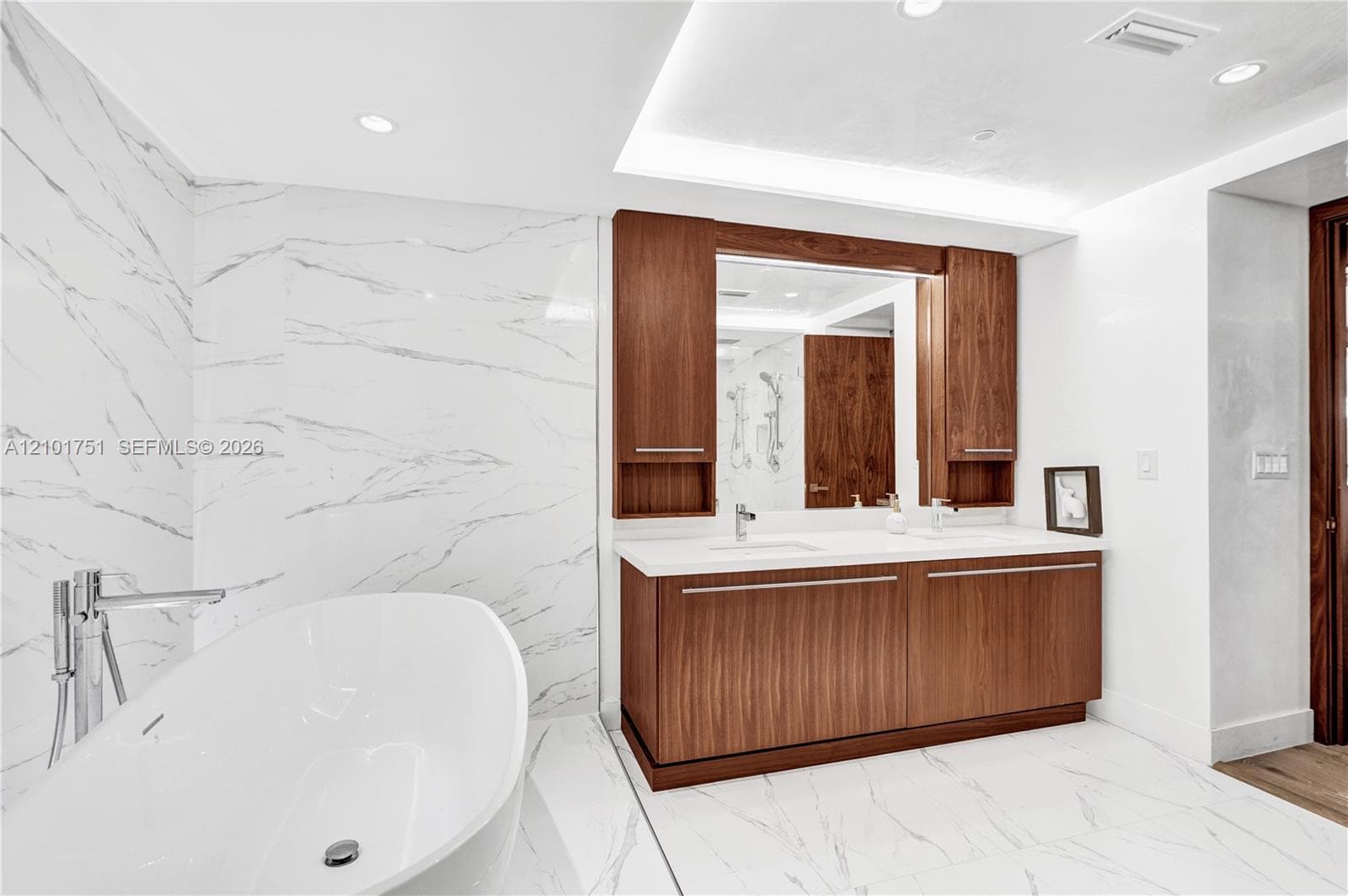 Azure · #305 in Surfside - Photo 23