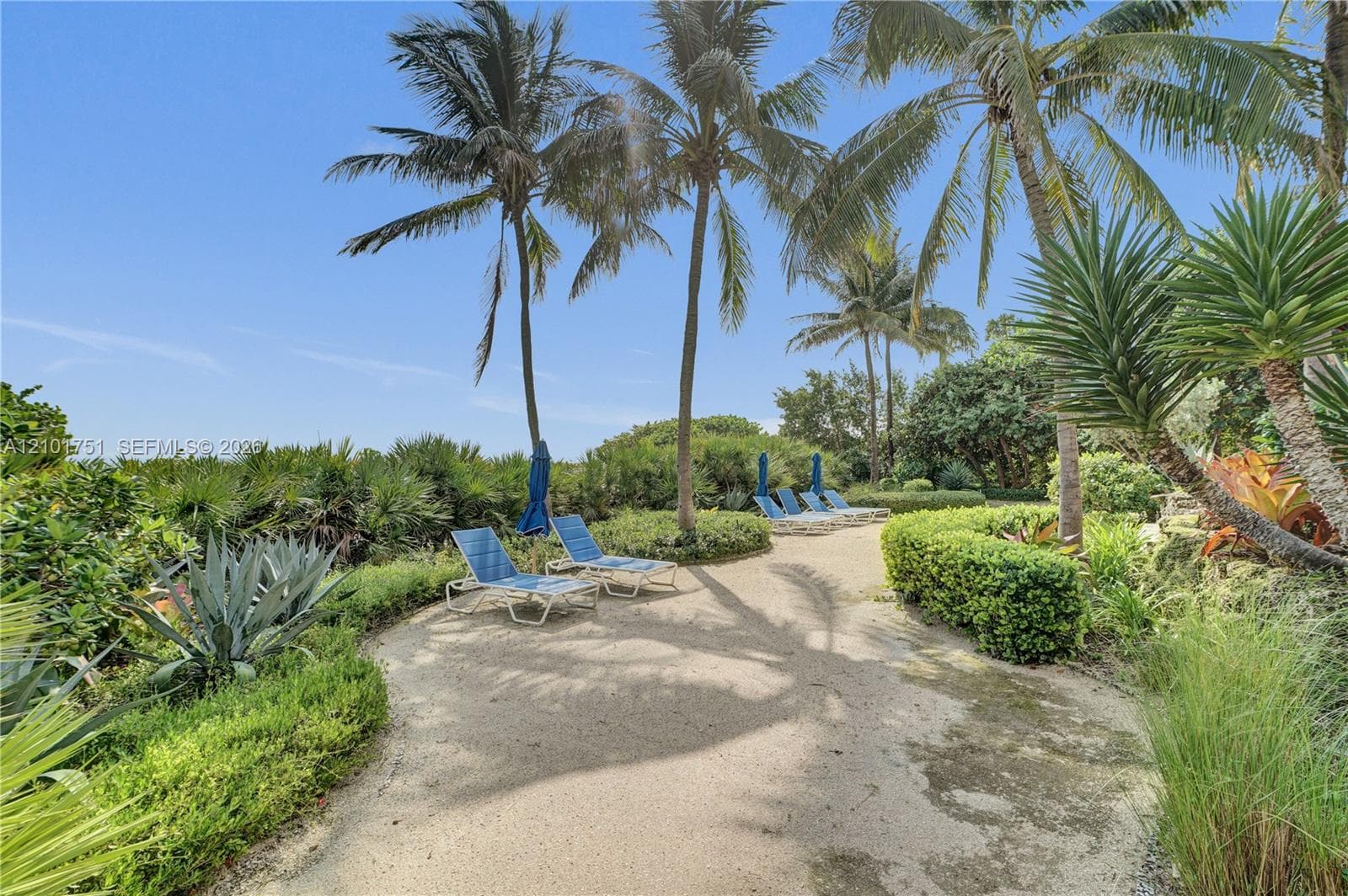 Azure · #305 in Surfside - Photo 36