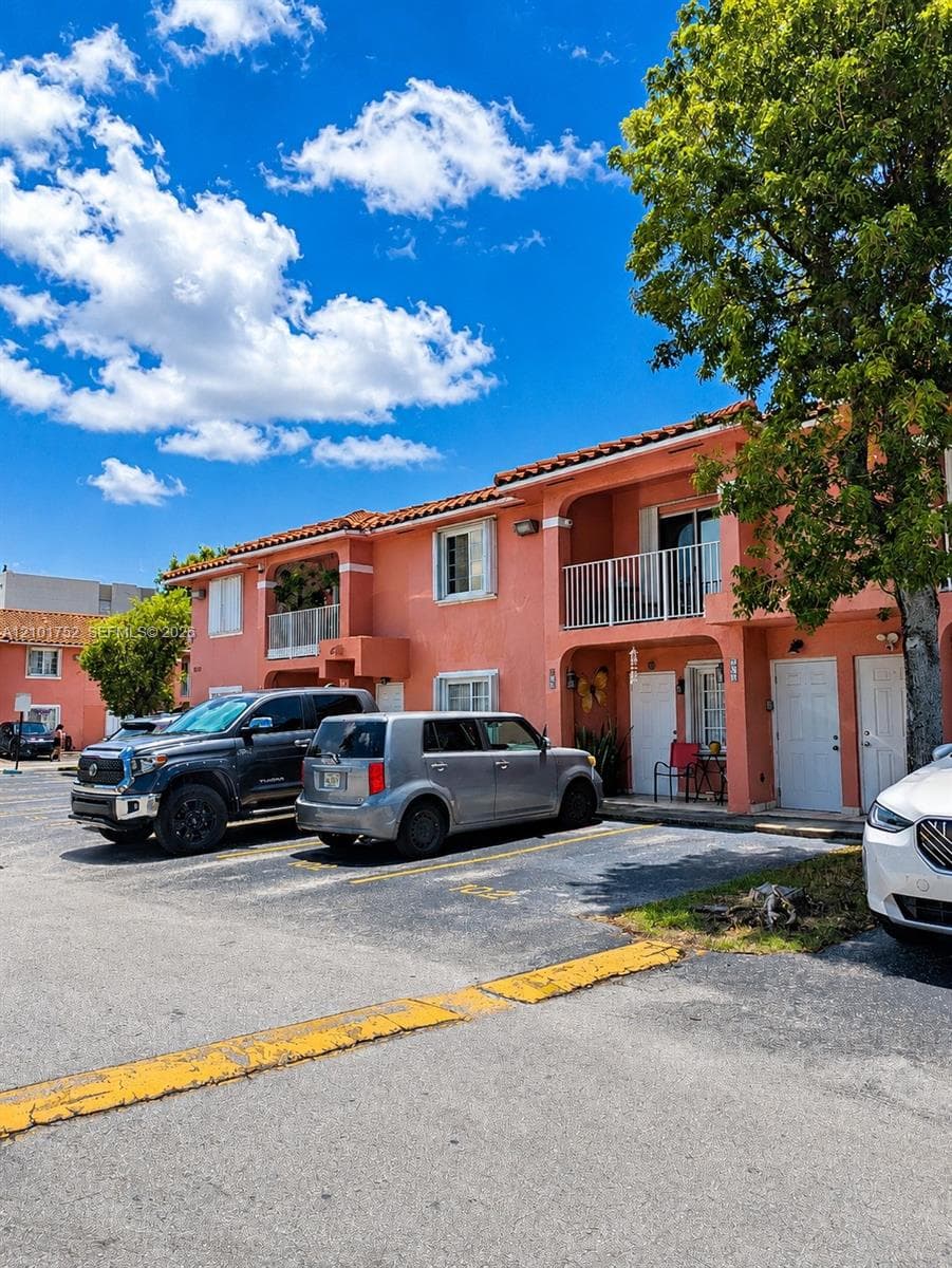 CONQUISTADOR VILLAS CONDO · #202 in Hialeah - Photo 3