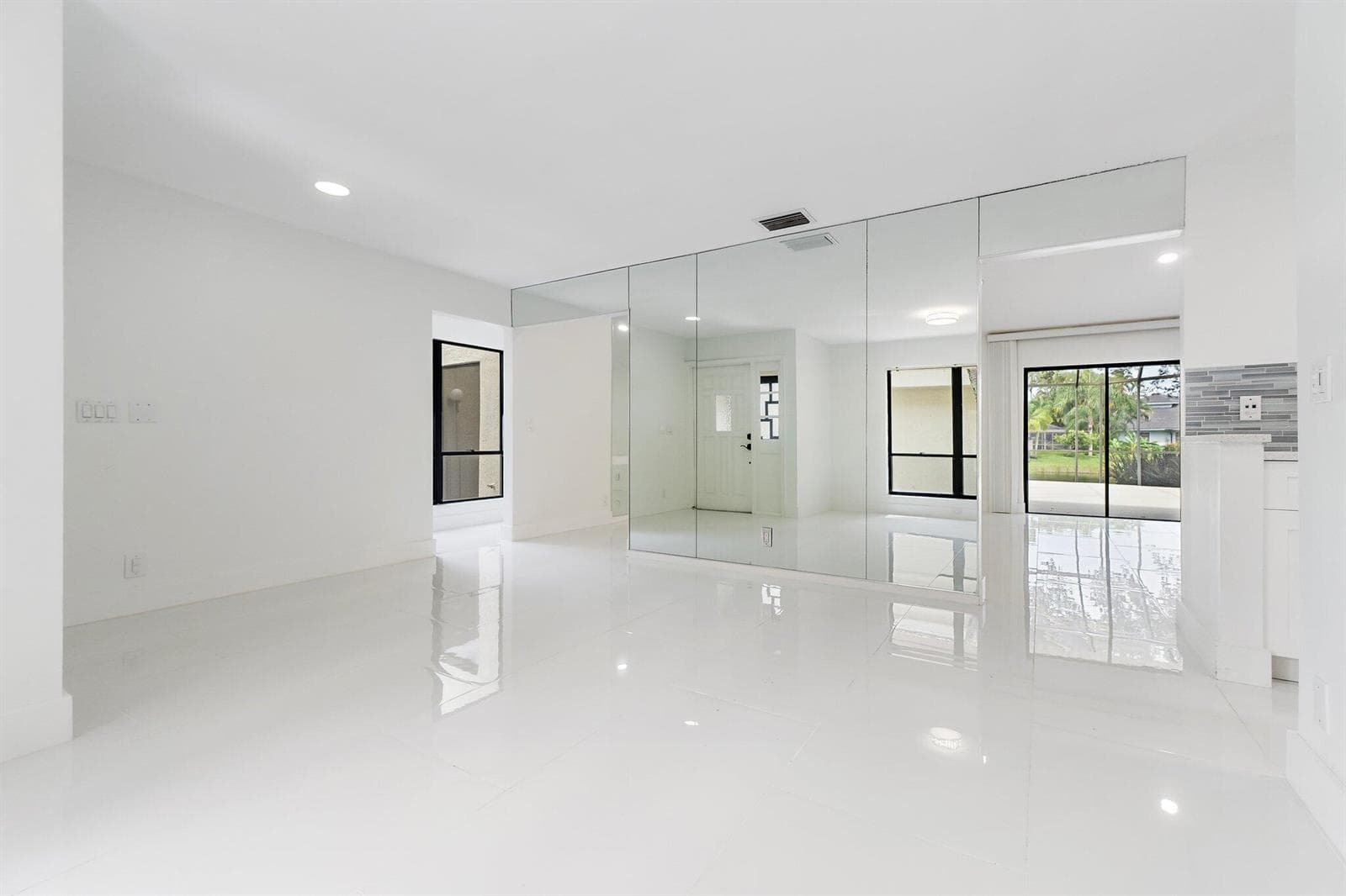 032-15TournamentBlvd-PalmBeachGardens-SM