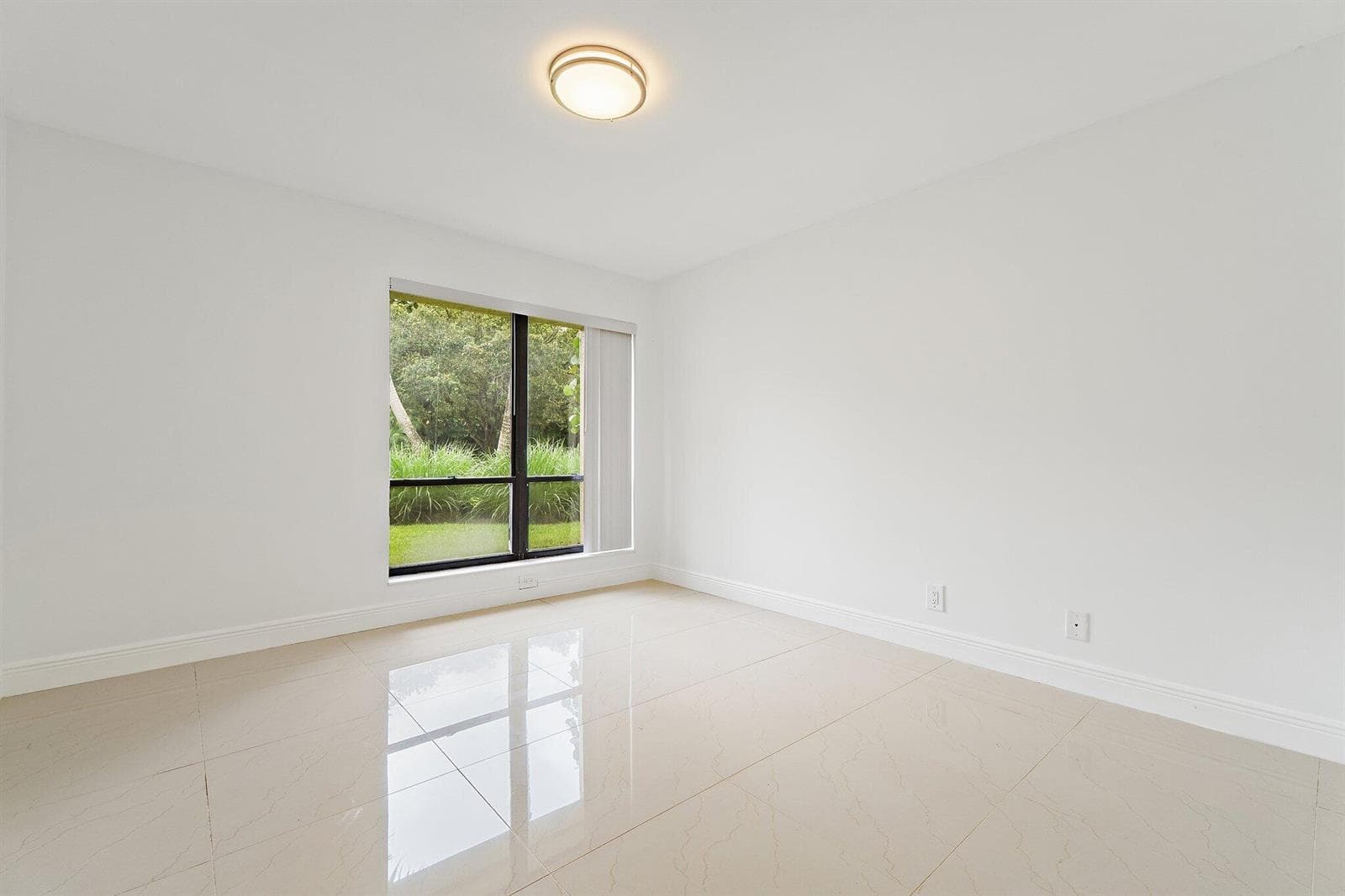 050-15TournamentBlvd-PalmBeachGardens-SM