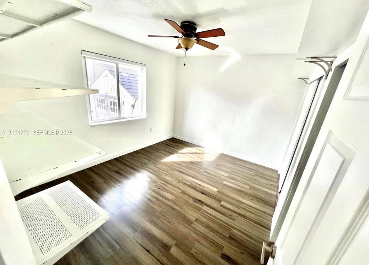 180 NW 32nd Pl #1 photo 10