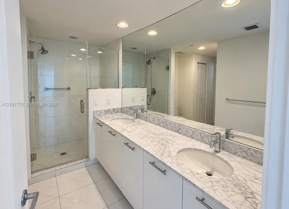 secondary bathroom