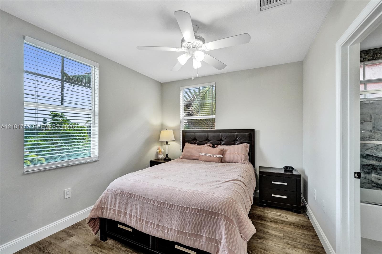 1033 NE 17th Way #1301 photo 27