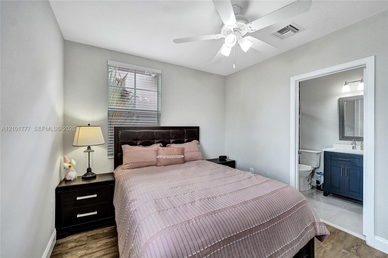 1033 NE 17th Way #1301 photo 26