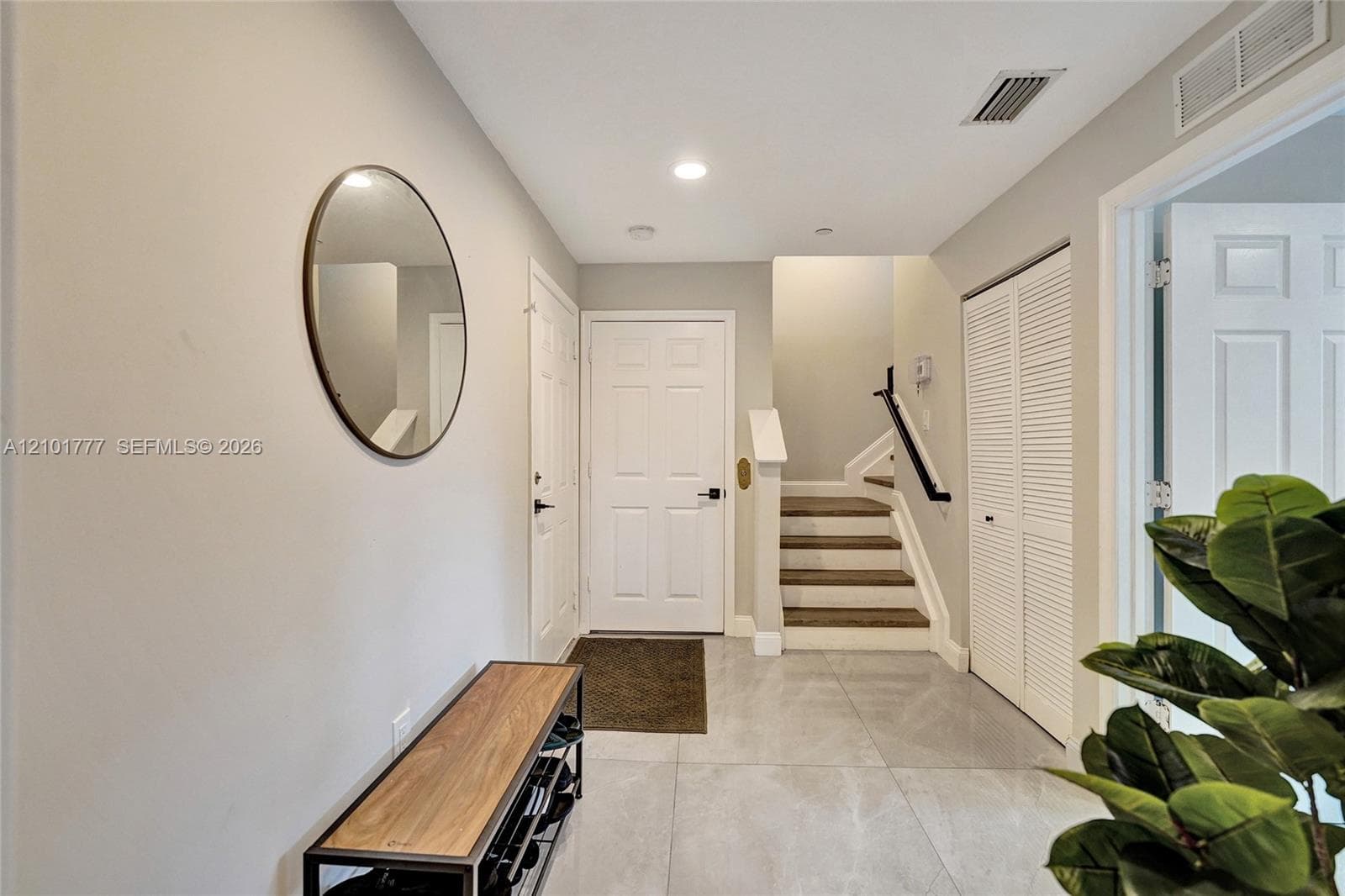 1033 NE 17th Way #1301 photo 3