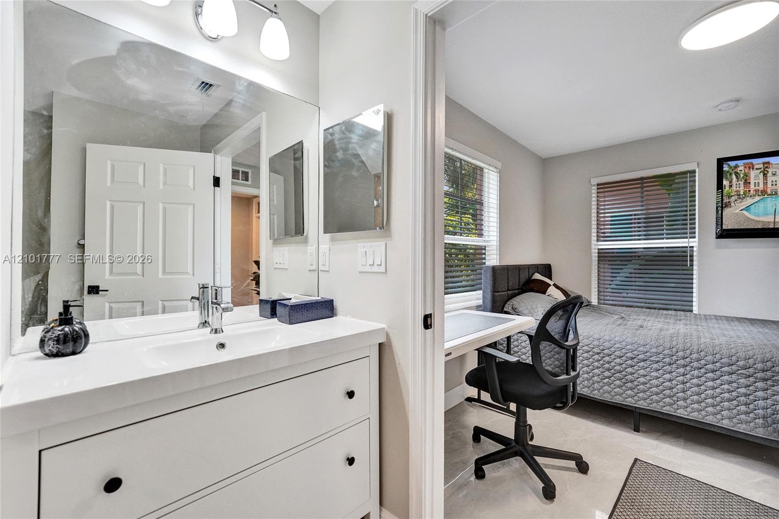 1033 NE 17th Way #1301 photo 36