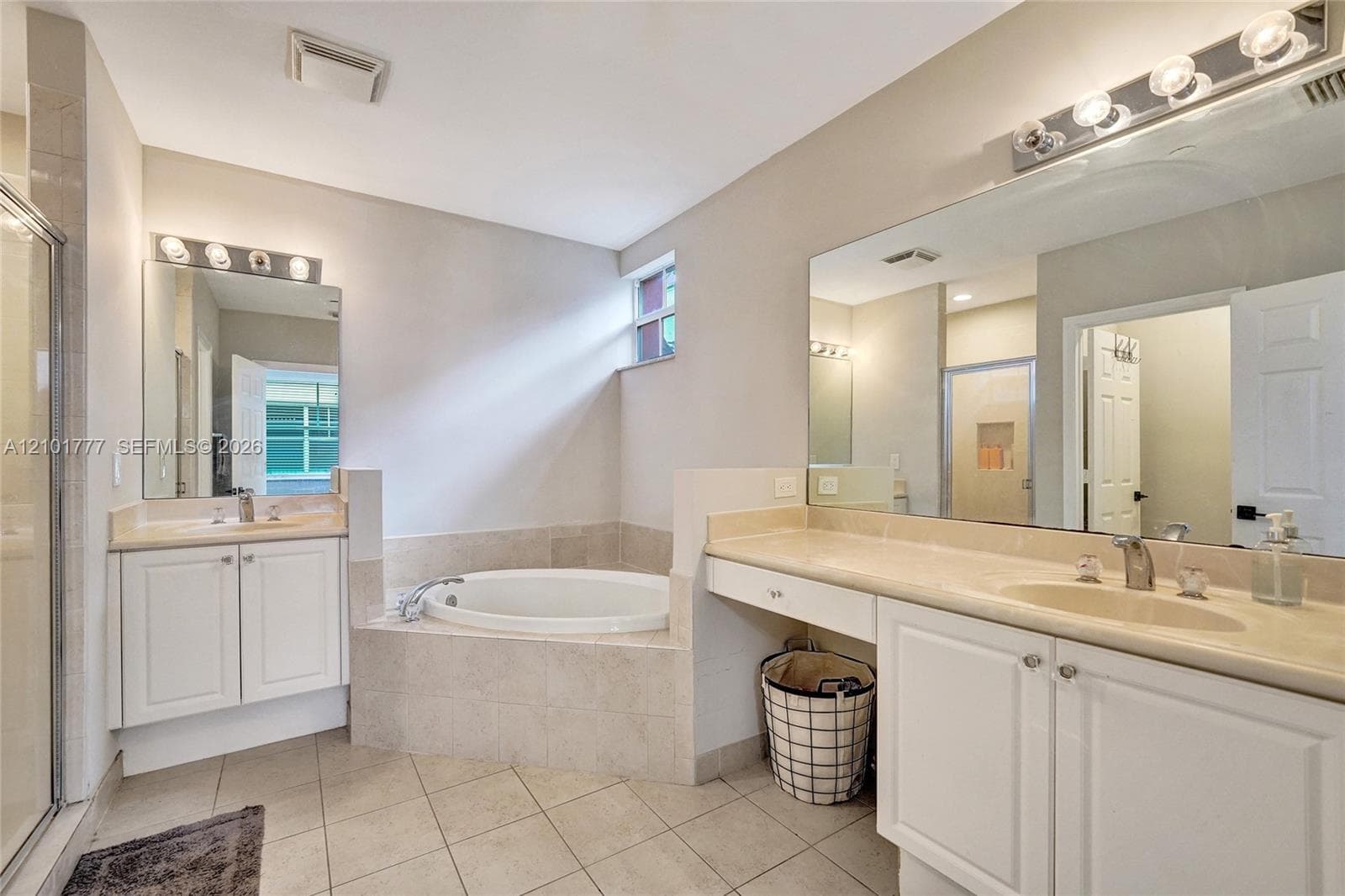 1033 NE 17th Way #1301 photo 20