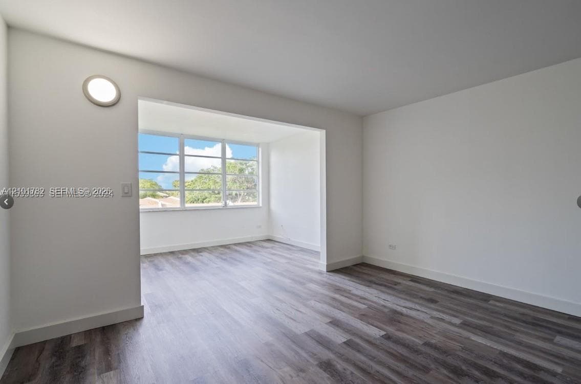 ROYAL OAKS CONDO · #125 in Miami - Photo 10