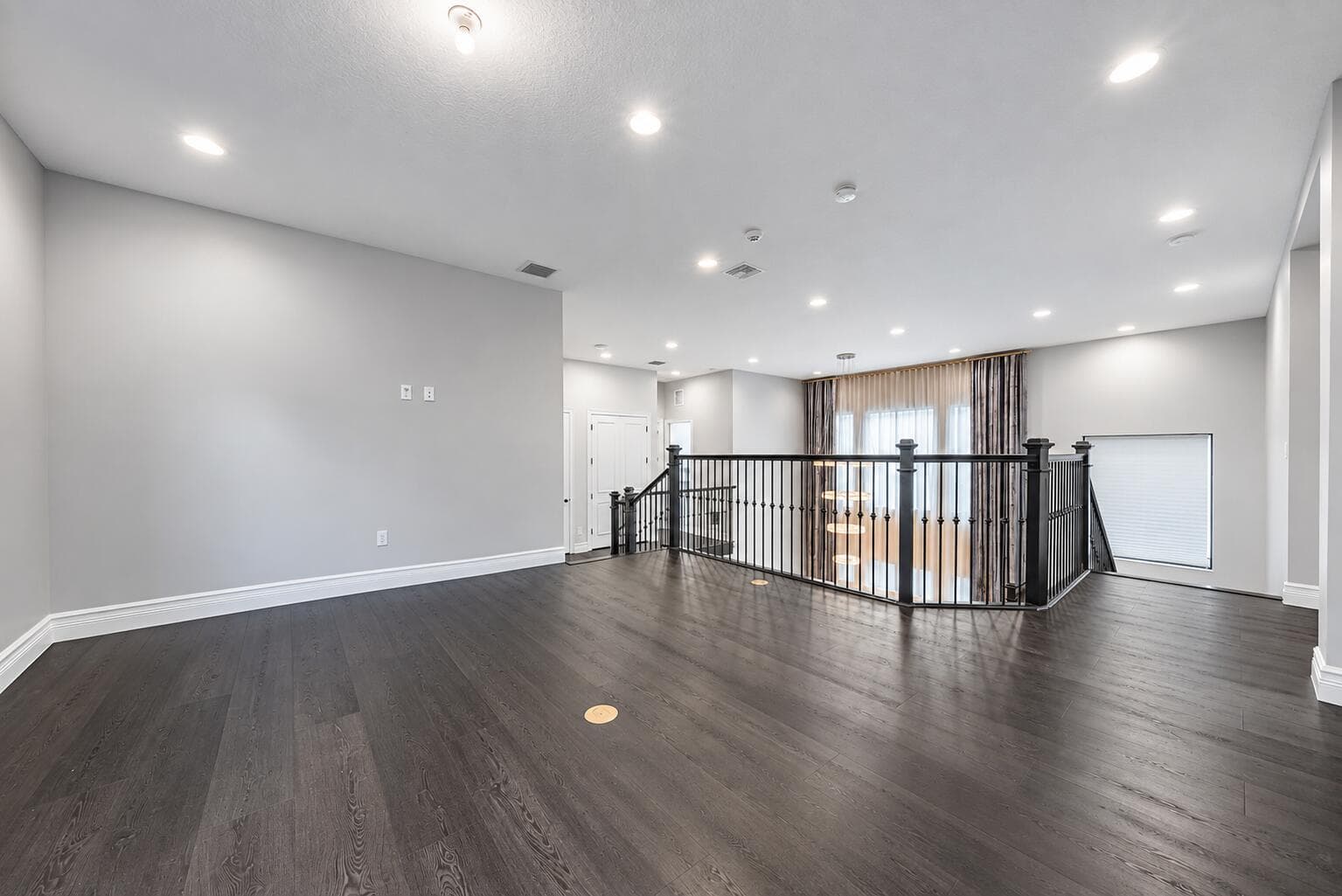 LOFT-EMPTY-02
