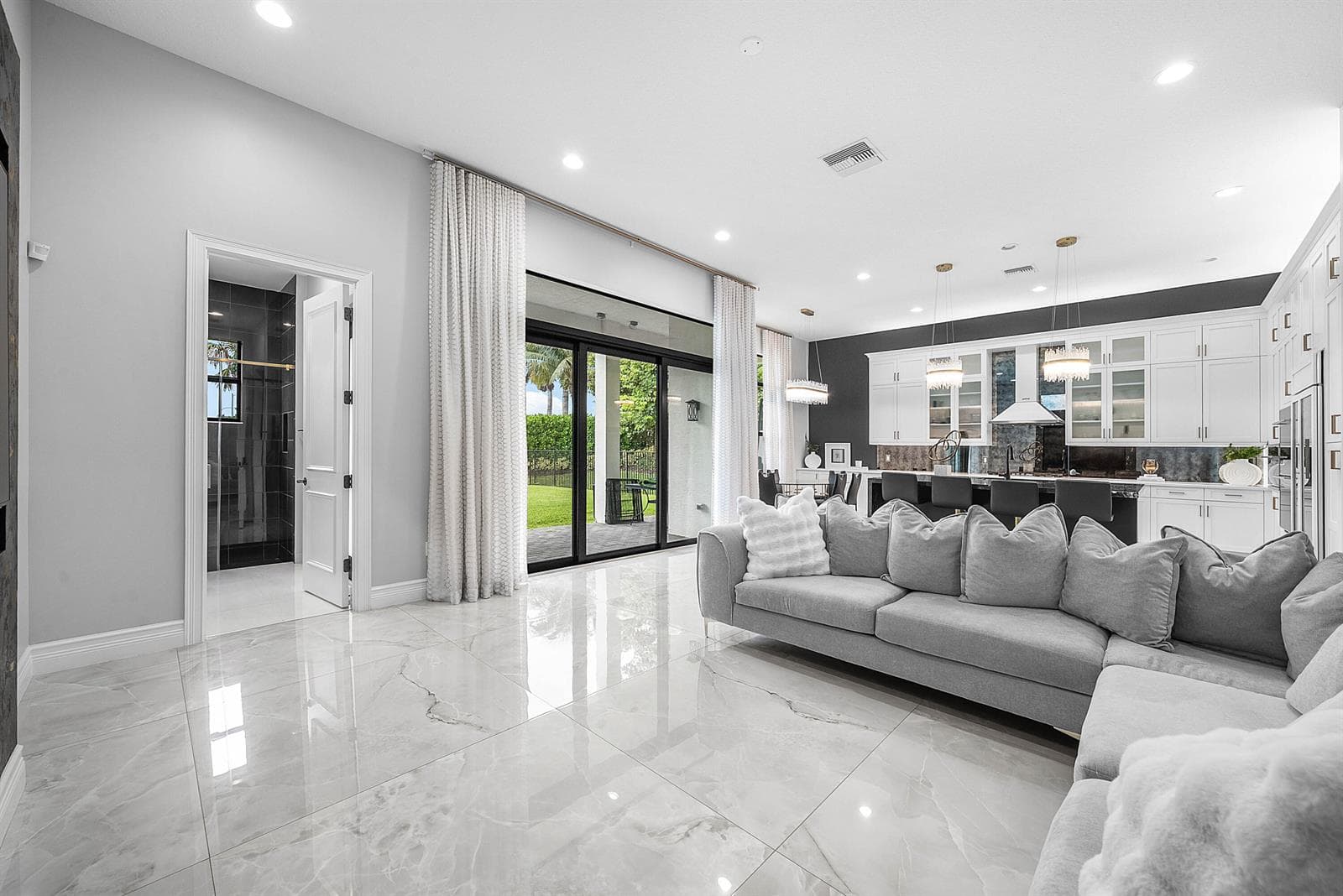 015-8985ChauvetWay-BocaRaton-FL-33496-FU