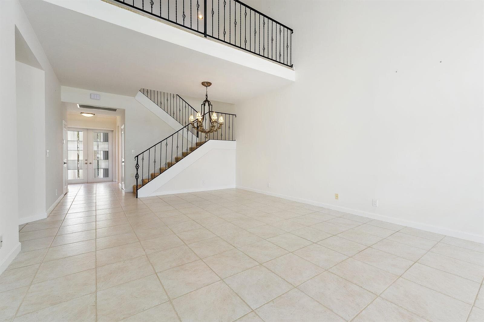 Spacious Living Room