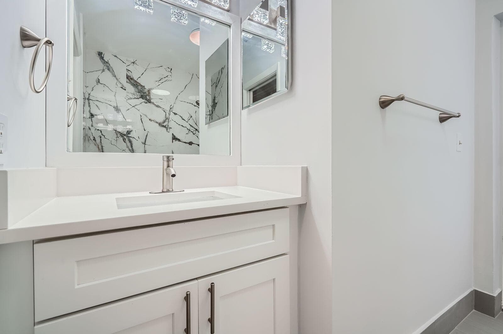 FAHMY PIC GUEST BATH 2