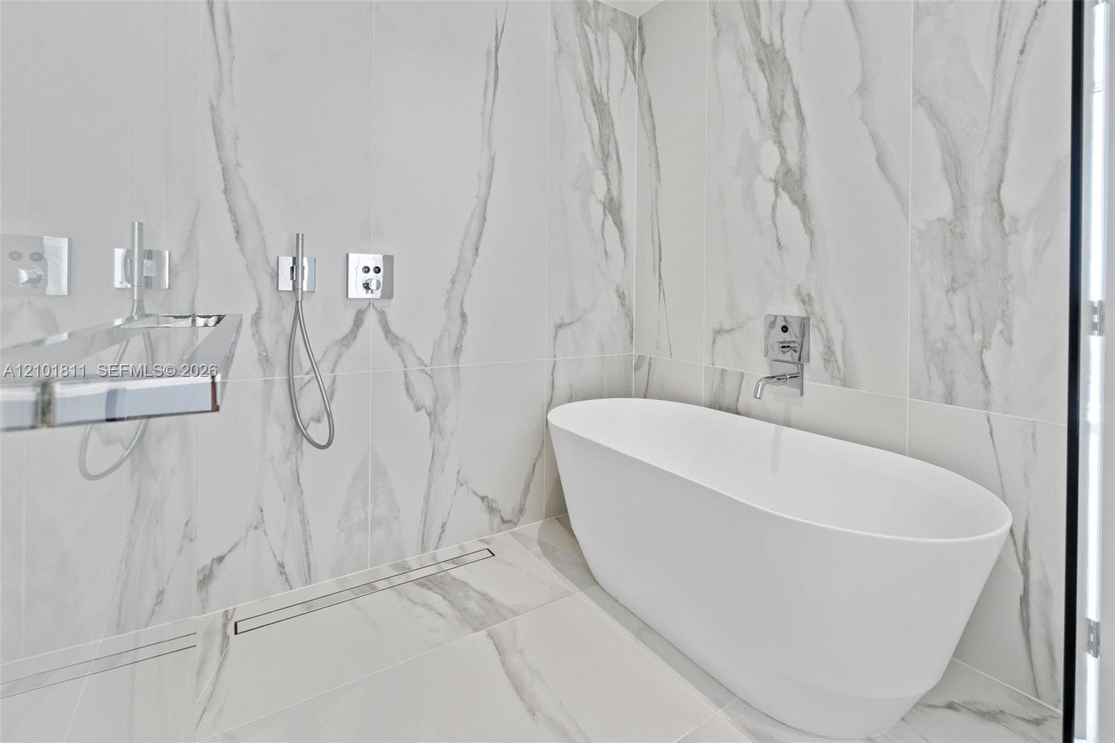 Casa Bella · #3601 in Miami - Photo 15
