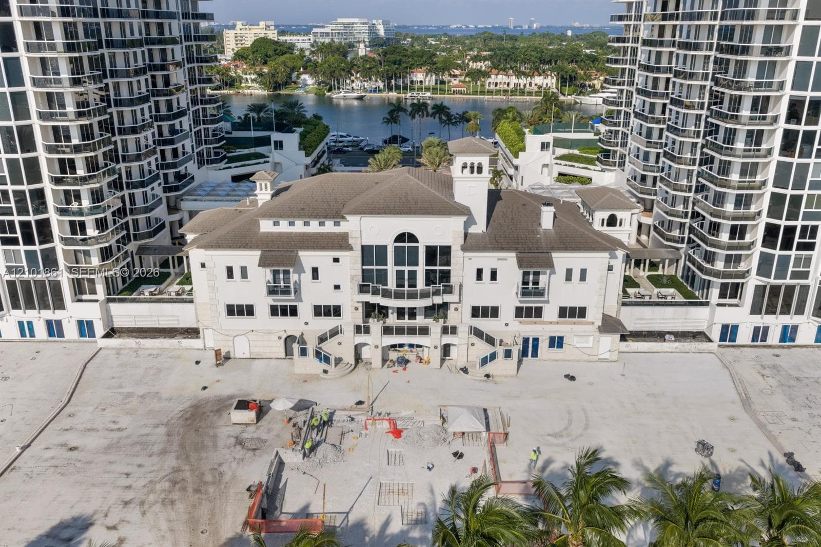 Blue Diamond · #1908 in Miami Beach - Photo 12